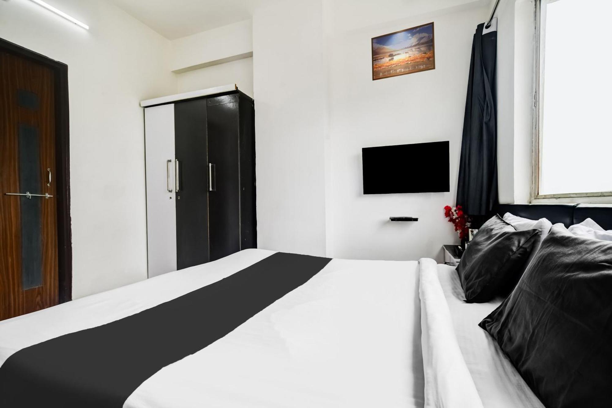 Super Hotel O Indraprasth Индаур Экстерьер фото